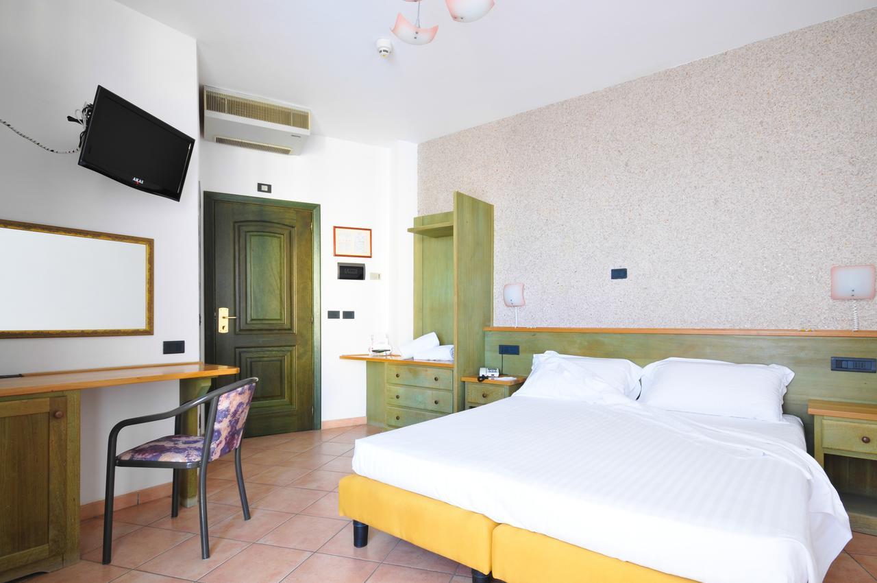 Hotel Plaza Llido Degli Estensi Exterior photo