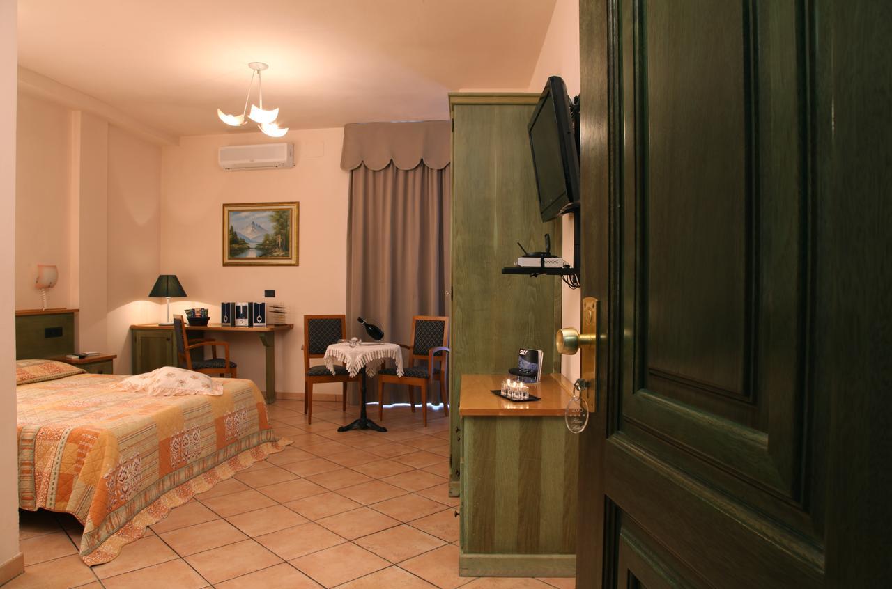 Hotel Plaza Llido Degli Estensi Exterior photo